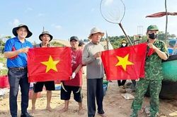 Tuổi trẻ Bình Thuận xung kích tình nguyện bảo vệ môi trường biển
