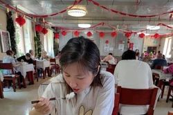 38 tuổi vào viện dưỡng lão để 'chữa lành'
