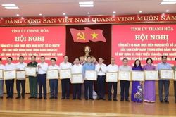 Xây dựng và phát triển văn hóa, con người Việt Nam đáp ứng yêu cầu phát triển bền vững đất nước