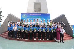 Trồng 2.600 cây bảo vệ rừng ngập mặn ven biển Hải Phòng