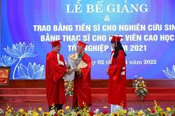 Ông Vương Tấn Việt không dự thi cấp 3: Có thu hồi bằng đại học, tiến sĩ?