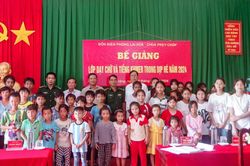 Đồn Biên phòng Lai Hòa bế giảng lớp dạy chữ và tiếng Khmer cho học sinh khu vực biên giới