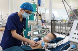 Nam sinh nguy kịch vì đuối nước khi tắm gần nhà