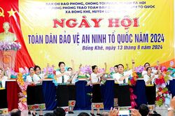 Trưởng ban Tổ chức Tỉnh ủy Nghệ An dự Ngày hội 'Toàn dân bảo vệ an ninh Tổ quốc' tại Con Cuông