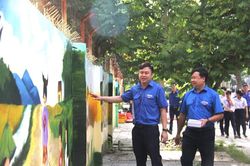 Làm đẹp đường phố bằng tranh bích họa
