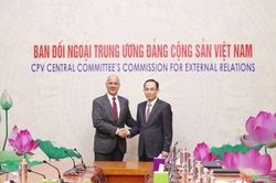 Trưởng ban Đối ngoại Trung ương Lê Hoài Trung hội đàm với đoàn Đảng Cộng sản Bồ Đào Nha