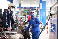 Ngày mai, giá xăng có thể tăng?