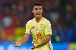 Rõ lý do Zubimendi từ chối lời mời hấp dẫn từ Liverpool