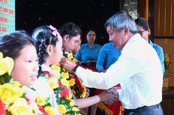 Tuyên dương 568 học sinh đạt thành tích Học giỏi, sống tốt