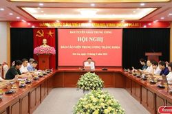 Hội nghị báo cáo viên Trung ương tháng 8