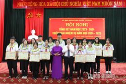 Yên Sơn đẩy mạnh ứng dụng công nghệ thông tin trong quản lý và dạy học