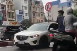 Xử phạt nữ tài xế xe Mazda CX5 đi ngược chiều đường ở Hà Nội giờ cao điểm