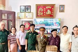 Giữ gìn đạo đức cách mạng - 'Vũ khí sắc bén' giúp cán bộ, đảng viên vượt qua cám dỗ Bài 2: Một tấm gương sống hơn một trăm bài diễn văn tuyên truyền