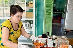 Làm đặc sản đồng quê nơi vùng đô thị