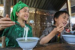 Cuộc sống sau ống kính: Bát phở lên non