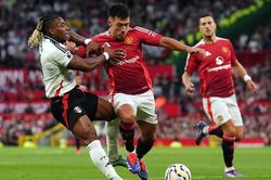 Đồng đội Messi tuyên bố tiễn 'lực sỹ' Adama Traore về phòng gym sau chiến thắng của MU