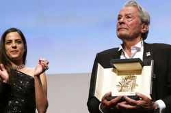 Huyền thoại điện ảnh Alain Delon qua đời