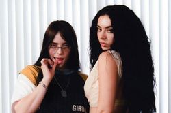 Ca khúc 'Guess' của Charli XCX ft. Billie Eilish: 'Siêu' kết hợp của 2 siêu sao thời thượng