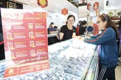 Giá vàng nhẫn quay đầu giảm, vàng miếng SJC ổn định