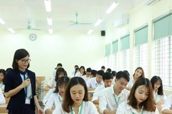 Mối lo học phí đại học