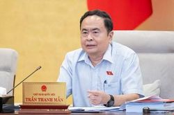 Chủ tịch Quốc hội: Đã có thời gian tồn tại thực trạng học theo phong trào, thầy nhiều hơn thợ