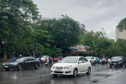 Thời tiết Hà Nội ngày mai 21/8/2024: Hà Nội giảm nhiệt, mưa rào và dông, có nơi mưa to
