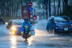 Tin mới nhất về đợt mưa lớn trút xuống khu vực miền Bắc và xu hướng thời tiết trong những ngày tới