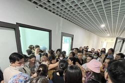 Sở GDĐT Hà Nội chỉ đạo giải quyết việc phụ huynh 'vây' trường, bảo đảm quyền lợi học sinh