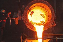 Giá thép hôm nay 23/8: từ bỏ đà tăng, giảm trở lại trên sàn giao dịch