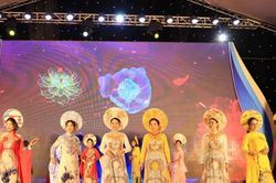 54 thí sinh tham gia chương trình 'Duyên dáng áo dài Mê Linh'