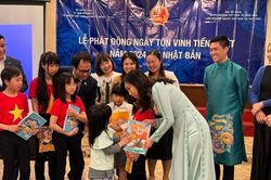 Tiếng Việt - Điểm tựa kết nối kiều bào với quê hương