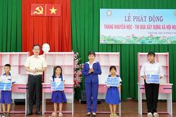 Nhiều nguồn tài trợ đồng hành cùng phong trào khuyến học tại Thanh Bình