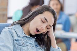 Giấc ngủ và thời niên thiếu
