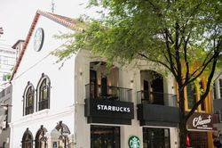 Ngoài Reserve Hàn Thuyên, Starbucks từng đóng nhiều cửa hàng ở trung tâm TP.HCM