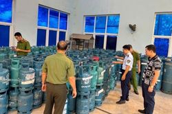 Bắc Ninh: Tạm giữ số lượng lớn tang vật tại cơ sở san, chiết LPG trái phép
