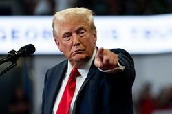 Ông Trump nhận tin vui bất ngờ từ khảo sát mới