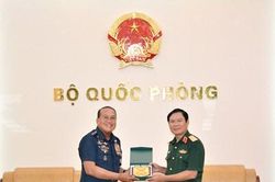 Thượng tướng Nguyễn Tân Cương tiếp Tư lệnh Không quân Philippines