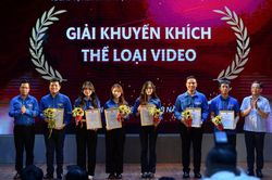 Tuổi trẻ Đoàn khối các cơ quan Trung ương sinh hoạt chính trị 'Nhớ về Bác - Lòng ta trong sáng hơn'