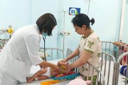 Bộ Y tế phối hợp chặt chẽ với Tp.HCM quyết liệt chống dịch sởi