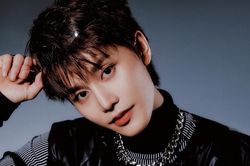 Sao Kpop 29/8: Ca sĩ thần tượng bị tố đặt camera quay lén suốt 6 năm