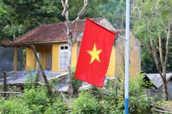 Bản làng vùng cao Nghệ An rợp cờ chào mừng Quốc khánh 2/9