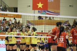 Đội tuyển bóng chuyền nữ Việt Nam và CLB Expressway tranh vé chung kết VTV Cup 2024