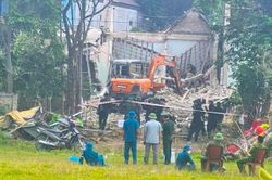 Phong tỏa 6 căn nhà quanh vụ nổ khiến 4 người thương vong