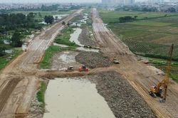 Dự án đường Vành đai 4 - Vùng Thủ đô: Thi công 'vượt nắng, thắng mưa' để về đích sớm
