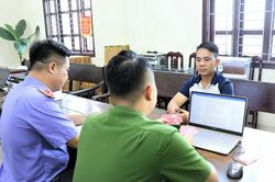 Bắt đối tượng mua, bán trái phép hơn 18.000 tài khoản ngân hàng