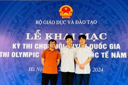 Thầy giáo 9X và những tấm huy chương Vật lý quốc tế đầu tiên của đôi bạn thân ở Trường Phan Bội Châu