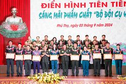 Giao lưu và tôn vinh điển hình tiên tiến trong thực hiện Phong trào Thi đua Quyết thắng