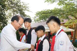 Phó Chủ tịch Thường trực HĐND tỉnh dự Lễ khai giảng tại trường miền núi Quỳ Hợp