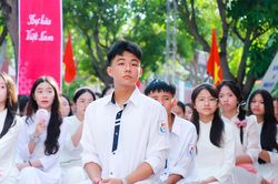Học sinh Nghệ An háo hức bước vào năm học mới