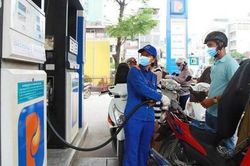 Giá xăng giảm lần thứ 3 liên tiếp